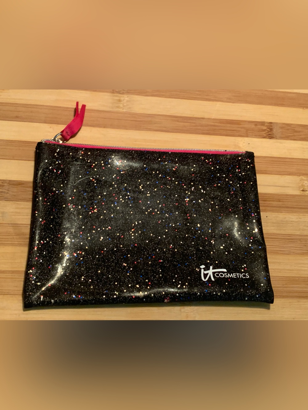 it cosmetics Black Glitter Speckle Cosmetic Pouch with Pink Zipper